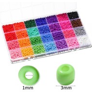 28 couleurs de perles de rocaille de 3 mm, kit de 7 200 perles de rocaille en verre pour la fabrication de bijoux, l'artisanat et la fabrication de bracelets.